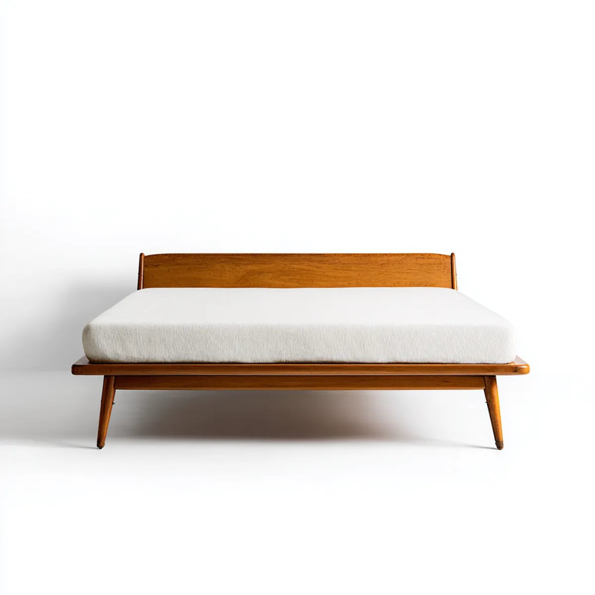 Łóżko podwójne w brązowym litym drewnie 160 x 200 cm prostokątnym